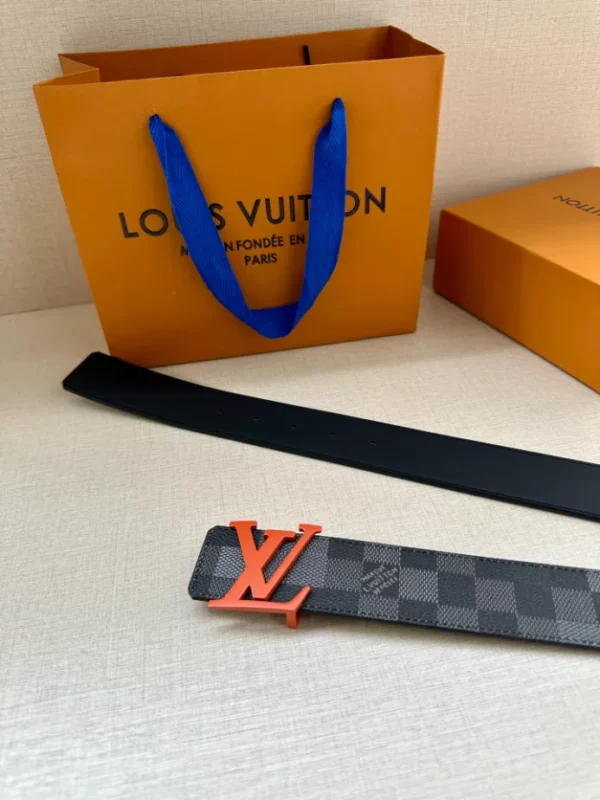 LOUIS VUITTON BELT - B0317