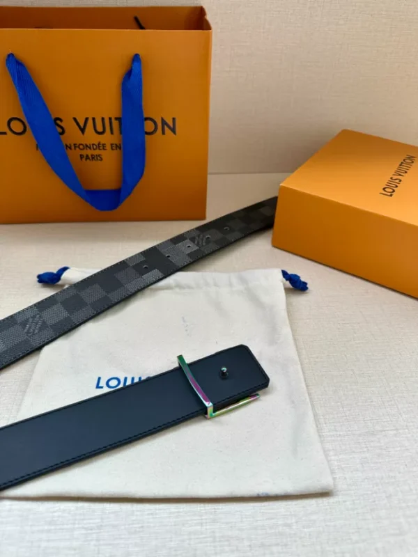 LOUIS VUITTON BELT - B0318