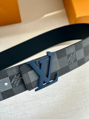 LOUIS VUITTON BELT - B0319
