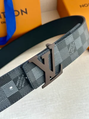 LOUIS VUITTON BELT - B0320