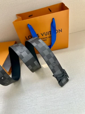 LOUIS VUITTON BELT - B0321
