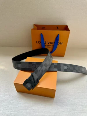 LOUIS VUITTON BELT - B0321
