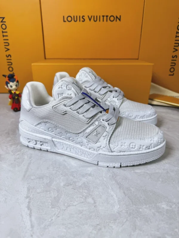LOUIS VUITTON TRAINER SNEAKERS – LSVT410