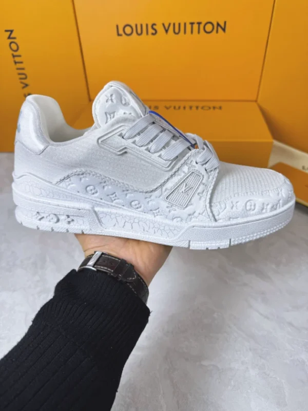 LOUIS VUITTON TRAINER SNEAKERS – LSVT410
