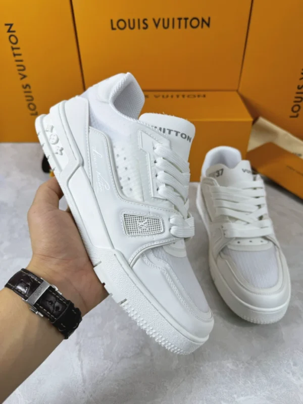 LOUIS VUITTON TRAINER SNEAKERS – LSVT412