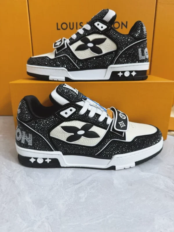 LOUIS VUITTON TRAINER SNEAKERS – LSVT414