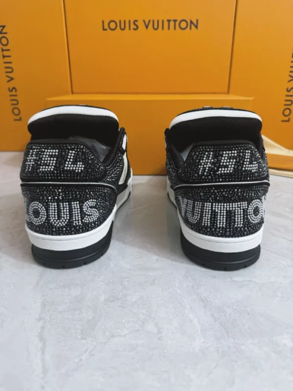 LOUIS VUITTON TRAINER SNEAKERS – LSVT414