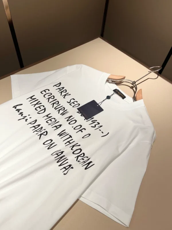 Louis Vuitton T-shirt - LSVT0265