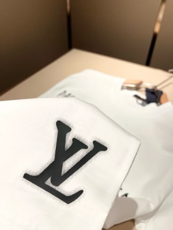 Louis Vuitton T-shirt - LSVT0265