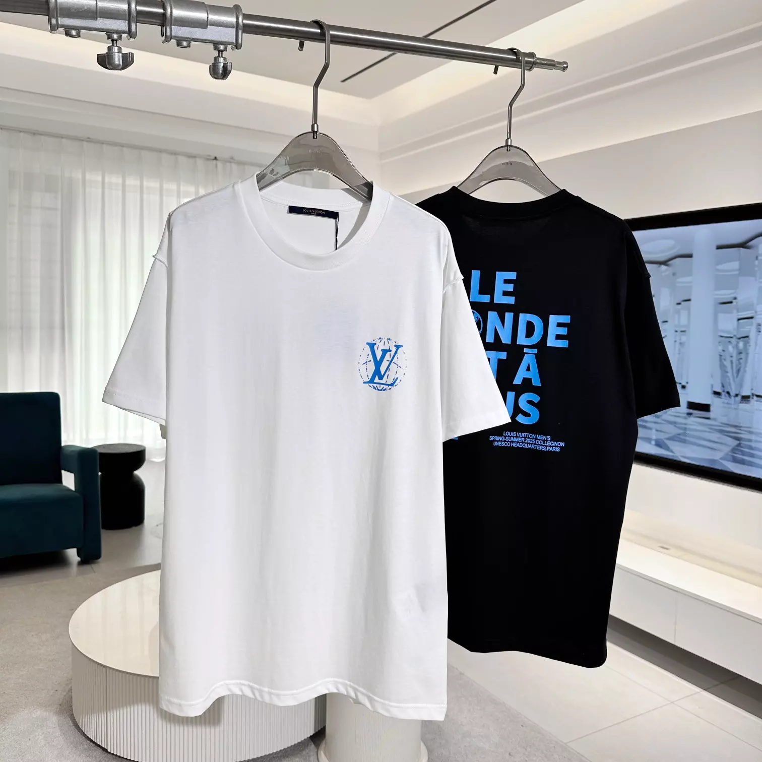 GRAPHIC COTTON T-SHIRT IN WHITE - LSVT0291