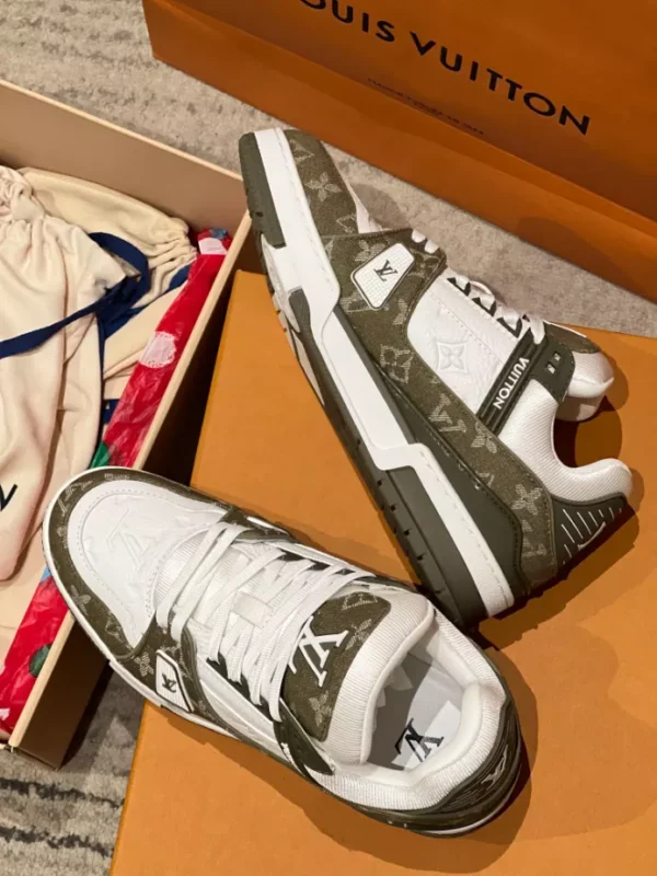 LOUIS VUITTON TRAINER SNEAKERS – LSVT420