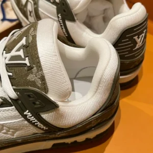 LOUIS VUITTON TRAINER SNEAKERS – LSVT420