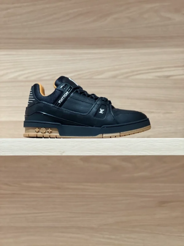 LOUIS VUITTON TRAINER SNEAKERS – LSVT421