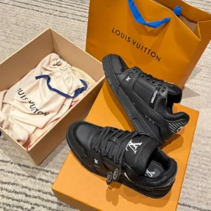 LOUIS VUITTON TRAINER SNEAKERS – LSVT422