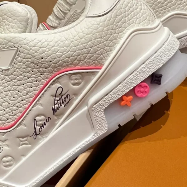 LOUIS VUITTON TRAINER SNEAKERS – LSVT424