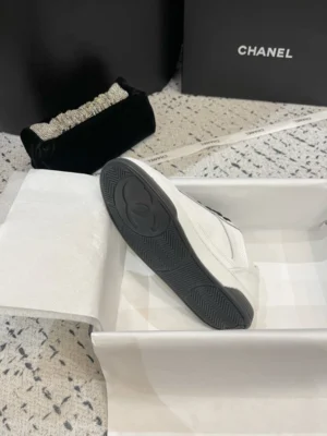 CHANEL SNEAKERS – CNS026