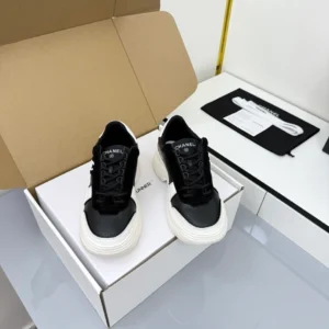 CHANEL SNEAKERS – CNS001