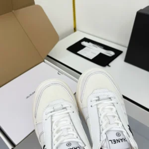 CHANEL SNEAKERS – CNS004