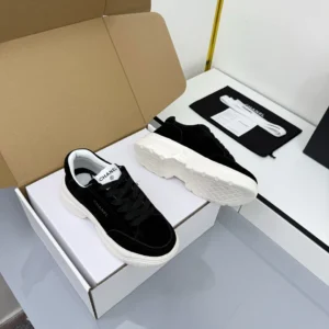 CHANEL SNEAKERS – CNS005