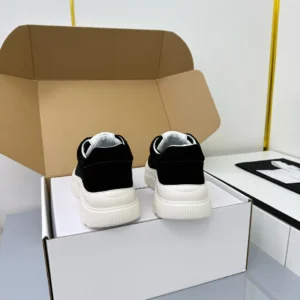 CHANEL SNEAKERS – CNS005