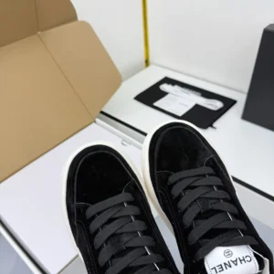 CHANEL SNEAKERS – CNS005