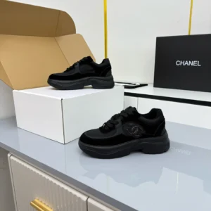 CHANEL SNEAKERS – CNS011