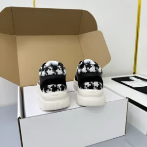 CHANEL SNEAKERS – CNS013