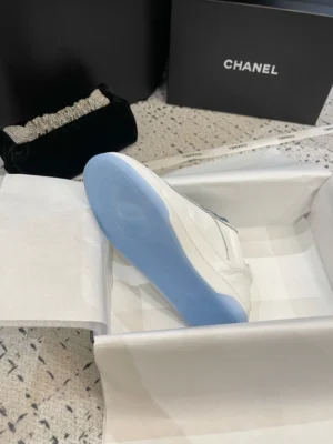 CHANEL SNEAKERS – CNS022