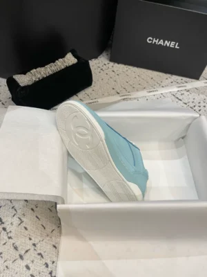 CHANEL SNEAKERS – CNS023