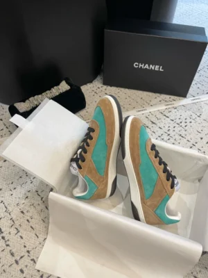 CHANEL SNEAKERS – CNS034