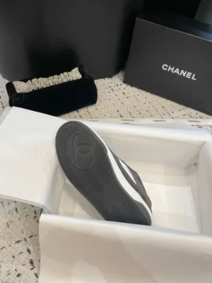 CHANEL SNEAKERS – CNS036
