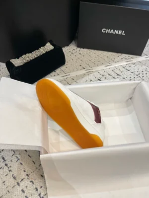 CHANEL SNEAKERS – CNS037
