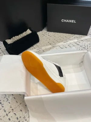 CHANEL SNEAKERS – CNS038
