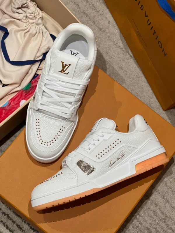 LOUIS VUITTON TRAINER SNEAKERS – LSVT426