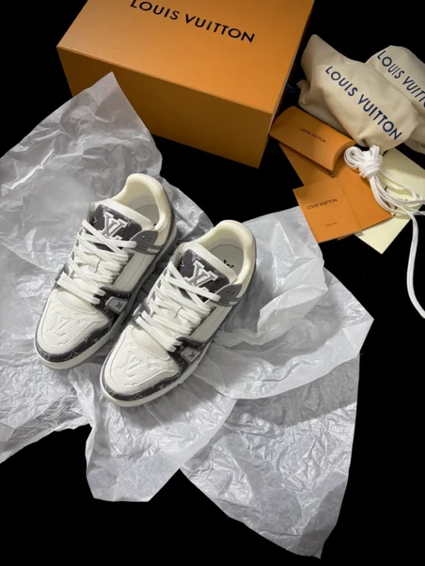 LOUIS VUITTON TRAINER SNEAKERS – LSVT429