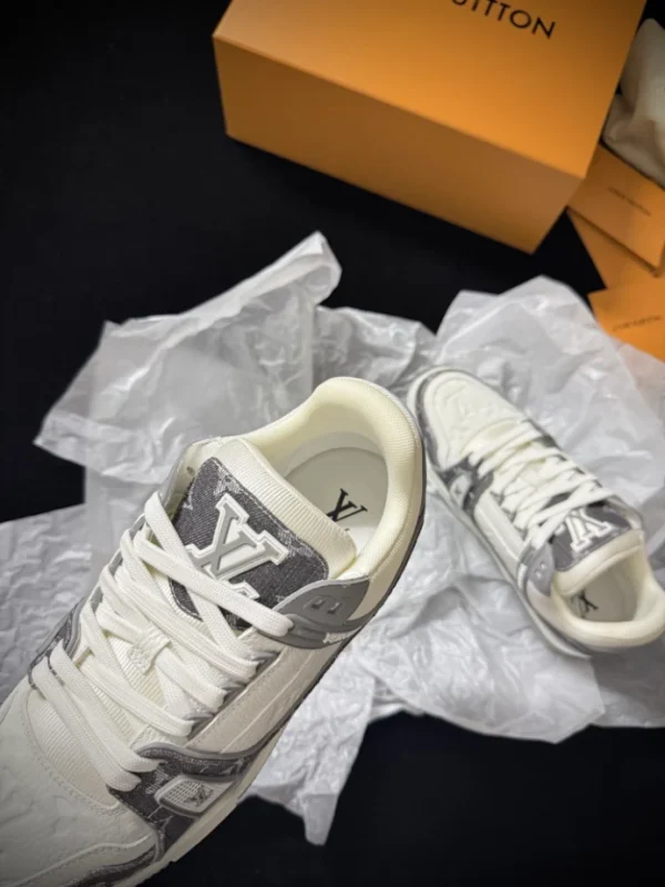 LOUIS VUITTON TRAINER SNEAKERS – LSVT429