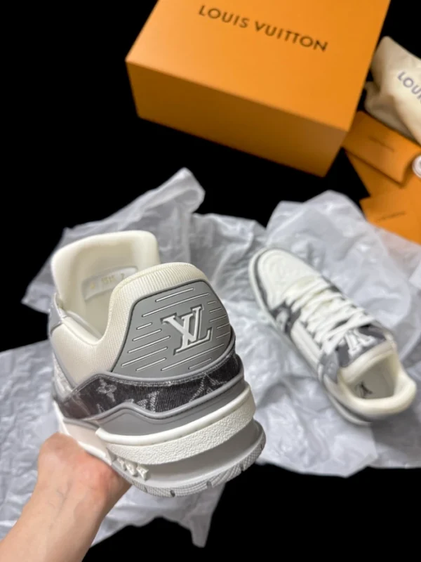 LOUIS VUITTON TRAINER SNEAKERS – LSVT429