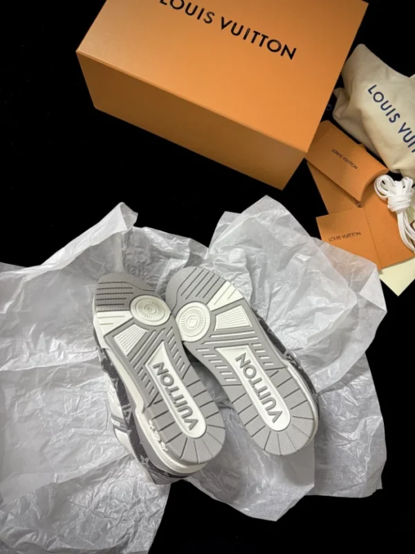 LOUIS VUITTON TRAINER SNEAKERS – LSVT429