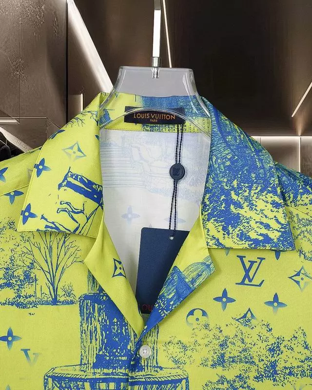 LV Printed Short-Sleeved Silk Shirt - LVS038