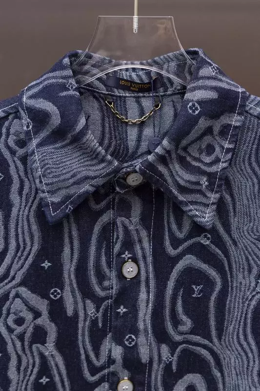 LV Short-Sleeved Shirt - LVS040