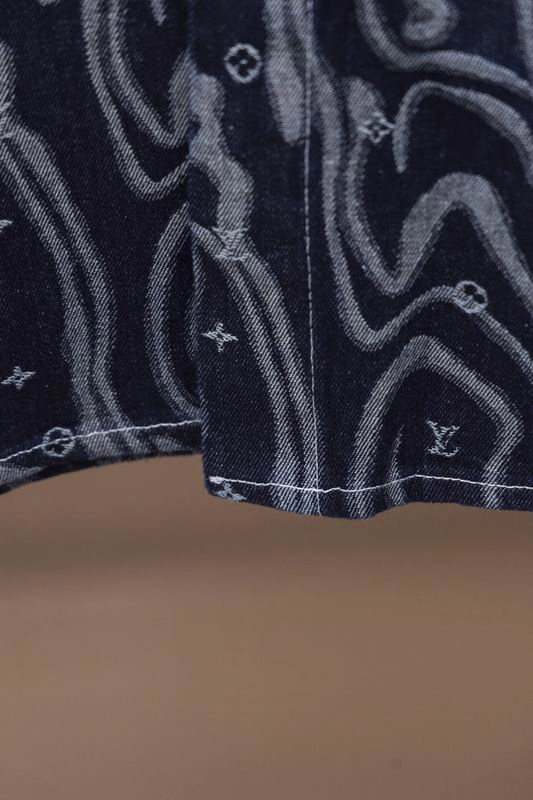 LV Short-Sleeved Shirt - LVS040